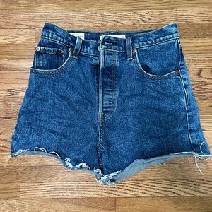 Levi’s Ribcage Shorts